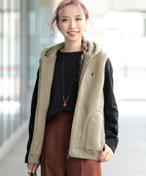 Ray BEAMS（レイビームス）の「GYMPHLEX / ボア ジップ フード ベスト（ベスト・レディース・ブラック/シルバー・14/16）」の7枚目の写真