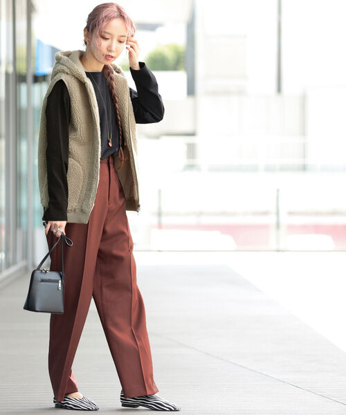 Ray BEAMS（レイビームス）の「GYMPHLEX / ボア ジップ フード ベスト（ベスト・レディース・ブラック/シルバー・14/16）」の3枚目の写真