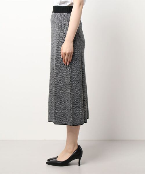 JUGLANS(ユグランス)の「☆ ヘリンボーン柄ニットスカート(スカート・レディース・ブラック/グリーン/ブラウン・FREE)」の4枚目の写真