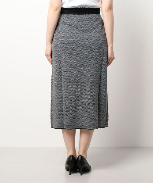 JUGLANS(ユグランス)の「☆ ヘリンボーン柄ニットスカート(スカート・レディース・ブラック/グリーン/ブラウン・FREE)」の5枚目の写真