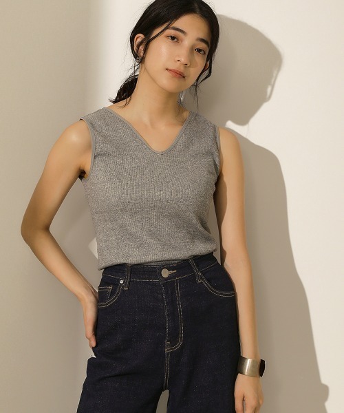 Bou Jeloud（ブージュルード）の「【前後２ＷＡＹ】リバーシブルタンクトップ（Tシャツ/カットソー・レディース・ブラック/ブラウン/グレー/アイボリー・38）」の3枚目の写真