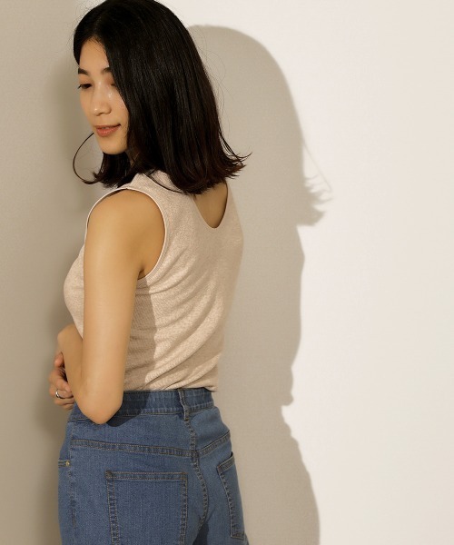 Bou Jeloud（ブージュルード）の「【前後２ＷＡＹ】リバーシブルタンクトップ（Tシャツ/カットソー・レディース・ブラック/ブラウン/グレー/アイボリー・38）」の2枚目の写真