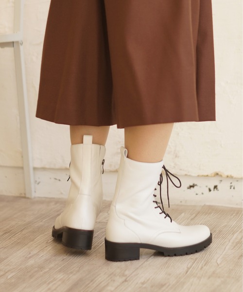MODE KAORI(モードカオリ)の「レースアップブーツ/21447(ブーツ・レディース・アイボリー・22.5cm)」の6枚目の写真