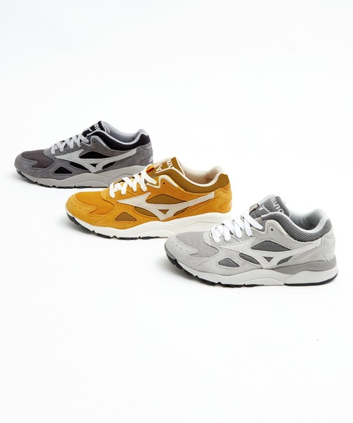 MIZUNO SPORTS STYLE（ミズノスポーツスタイル）の「SKY MEDAL（スニーカー・メンズ・ライトグレー/ダークグレー/マスタード・23.5cm/24.5cm/25.5cm/26.5cm/27.5cm/24.0cm/25.0cm/26.0cm/27.0cm/28.0cm/29.0cm/23.0cm）」の4枚目の写真