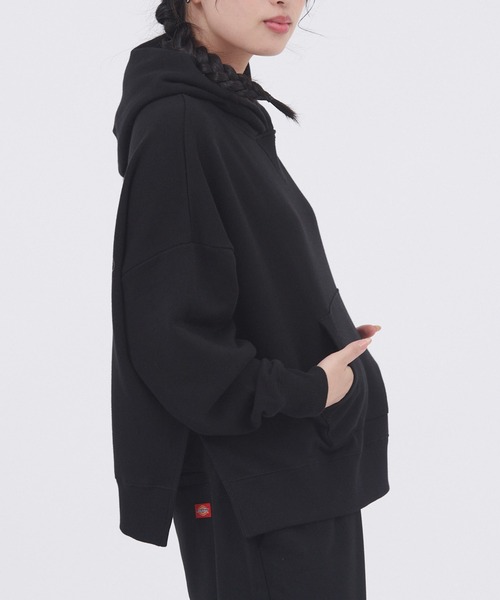 Dickies(ディッキーズ)の「Dickies/ディッキーズ 裏毛ガゼット バックプリント ワイドプルパーカー(パーカー・レディース・オレンジ/ブラック/ホワイト・L/M)」の11枚目の写真