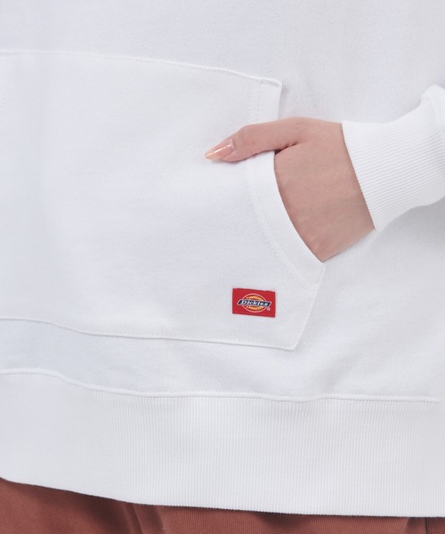Dickies(ディッキーズ)の「Dickies/ディッキーズ 裏毛ガゼット バックプリント ワイドプルパーカー(パーカー・レディース・オレンジ/ブラック/ホワイト・L/M)」の16枚目の写真