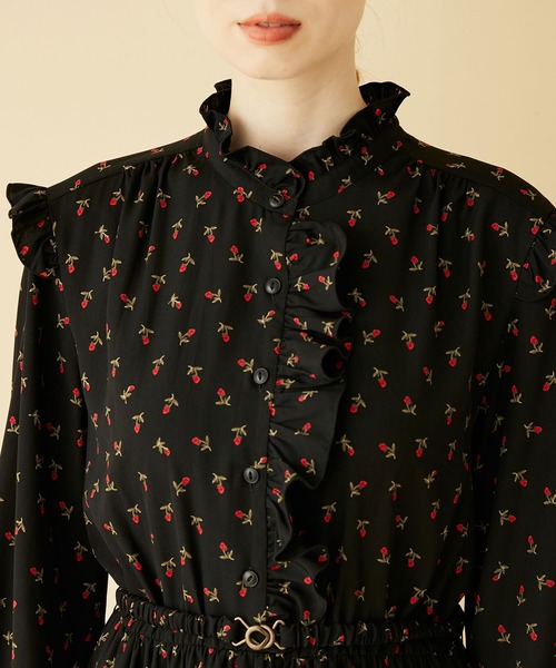 MADEMOISELLE ROPE'（マドモアゼル ロペ）の「<春まで使える>ベルト付きフラワーシャツワンピース（ワンピース・レディース・ブラック/グリーン・38）」の14枚目の写真