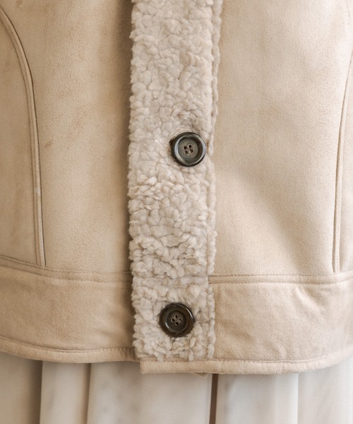 OLIVE des OLIVE（オリーブデオリーブ）の「リバーシブルムートンショートコート（ムートンコート・レディース・ベージュ/オフホワイト/ライトブラウン・FREE）」の19枚目の写真