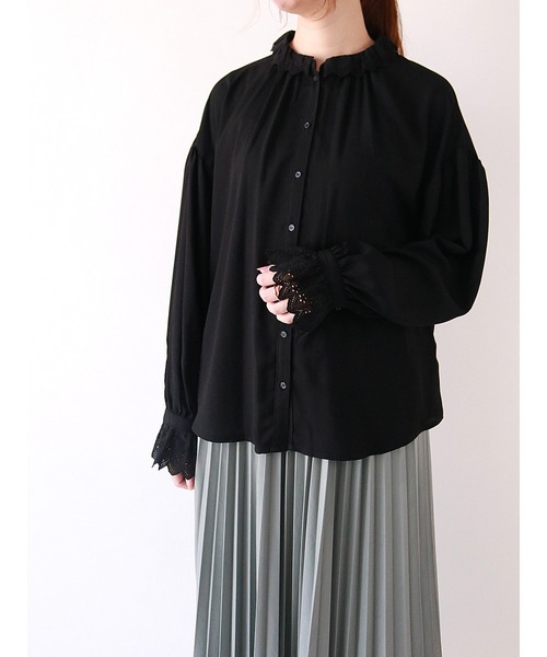 Te chichi（テチチ）の「刺繍衿ギャザーブラウス（シャツ/ブラウス・レディース・ブラック/オフホワイト/カーキ・ﾌﾘ-）」の3枚目の写真