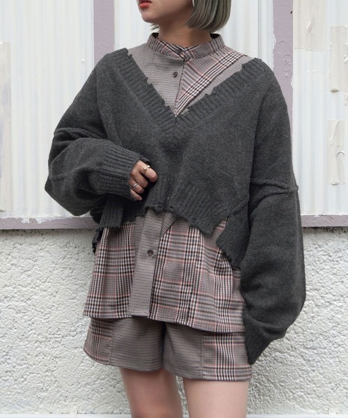 179/WG（イチナナキュウダブルジー）の「Vネックダメージニット（Tシャツ/カットソー・レディース・オフホワイト/ブラック/サックスブルー・FREE）」の3枚目の写真