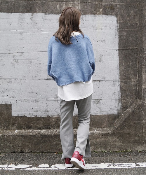 179/WG（イチナナキュウダブルジー）の「Vネックダメージニット（Tシャツ/カットソー・レディース・オフホワイト/ブラック/サックスブルー・FREE）」の17枚目の写真