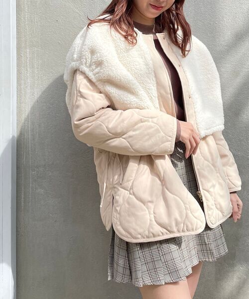 MAJESTIC LEGON（マジェスティックレゴン）の「レイヤードキルティングジャケット（その他アウター・レディース・アイボリー/カーキオリーブ/グレイッシュベージュ・SMALL/MEDIUM）」の4枚目の写真