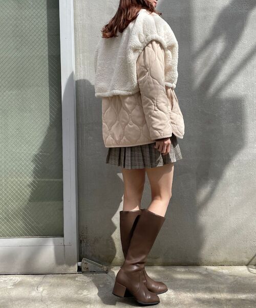 MAJESTIC LEGON（マジェスティックレゴン）の「レイヤードキルティングジャケット（その他アウター・レディース・アイボリー/カーキオリーブ/グレイッシュベージュ・SMALL/MEDIUM）」の6枚目の写真