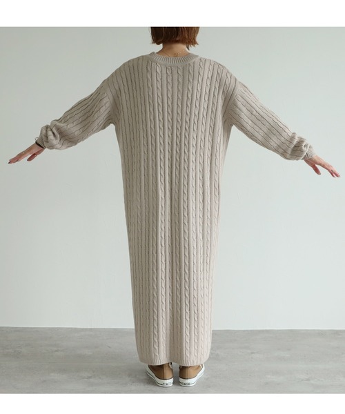 reca（レカ）の「ケーブル編みニットロングワンピース（ワンピース・レディース・チャコールグレー/ラベンダー/グレイッシュベージュ・FREE）」の12枚目の写真