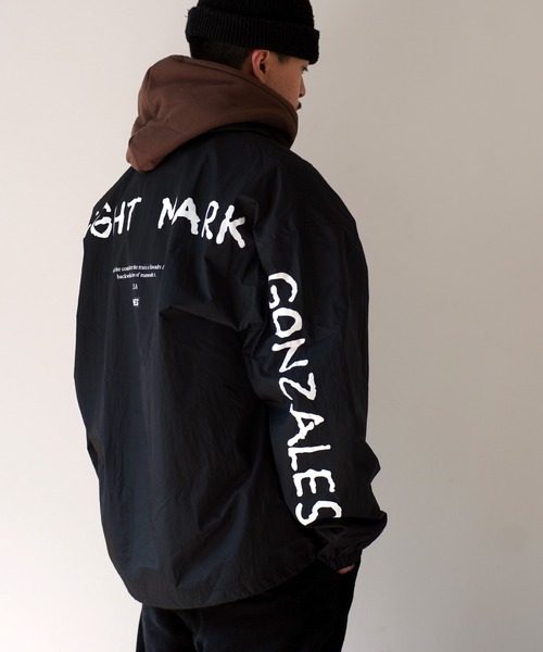 Mark Gonzales(マーク・ゴンザレス)の「【 Mark Gonzales / マークゴンザレス 】 BIG LOGO コーチジャケット(ナイロンジャケット・メンズ・ブラック・M/L)」の3枚目の写真