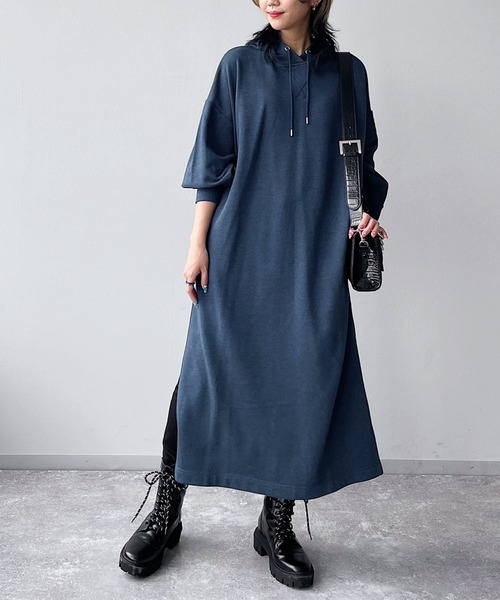 PAGEBOY（ページボーイ）の「ボリュームスリーブパーカーワンピース（ワンピース・レディース・ブラック/ブラウン系その他/グリーン系その他・FREE）」の3枚目の写真