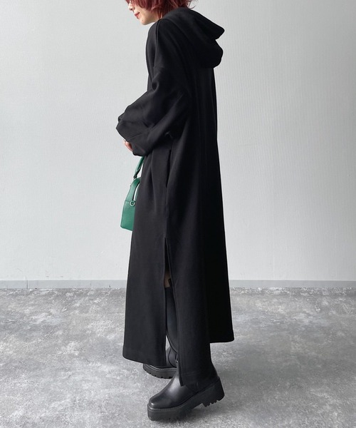 PAGEBOY（ページボーイ）の「ボリュームスリーブパーカーワンピース（ワンピース・レディース・ブラック/ブラウン系その他/グリーン系その他・FREE）」の2枚目の写真