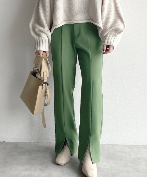 w closet（ダブルクローゼット）の「セミフレアスリットパンツ（スラックス・レディース・ブラック/グリーン/ラベンダー/ダークオレンジ/モスグリーン/モカ/ライム/ダークグリーン/サックスブルー・S/M）」の6枚目の写真