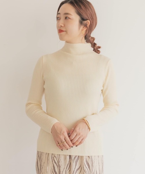 ITEMS URBANRESEARCH（アイテムズ アーバンリサーチ）の「ウォッシャブルハイネックリブニット（ニット/セーター・レディース・グレー系その他/ブラック/モカ/オフホワイト/ダークブラウン・FREE）」の8枚目の写真