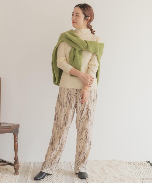 ITEMS URBANRESEARCH（アイテムズ アーバンリサーチ）の「ウォッシャブルハイネックリブニット（ニット/セーター・レディース・グレー系その他/ブラック/モカ/オフホワイト/ダークブラウン・FREE）」の9枚目の写真