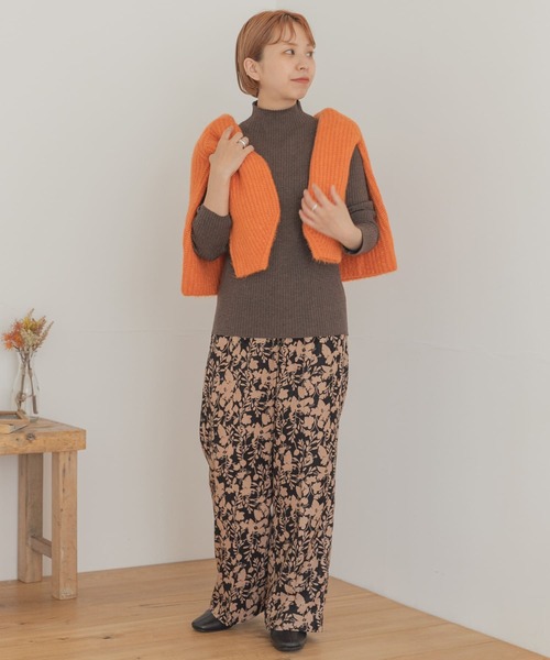 ITEMS URBANRESEARCH（アイテムズ アーバンリサーチ）の「ウォッシャブルハイネックリブニット（ニット/セーター・レディース・グレー系その他/ブラック/モカ/オフホワイト/ダークブラウン・FREE）」の18枚目の写真