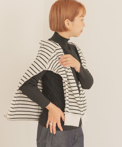 ITEMS URBANRESEARCH（アイテムズ アーバンリサーチ）の「ウォッシャブルハイネックリブニット（ニット/セーター・レディース・グレー系その他/ブラック/モカ/オフホワイト/ダークブラウン・FREE）」の21枚目の写真