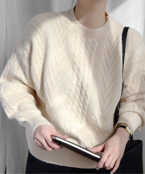 ibeul_(イベール)の「アラン柄モヘアタッチミックスニット(ニット/セーター・レディース・パープル/カーキ/アイボリー・FREE)」の3枚目の写真