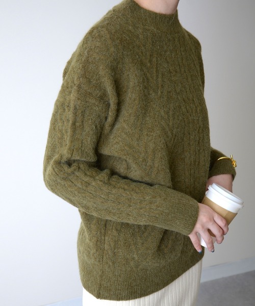 ibeul_(イベール)の「アラン柄モヘアタッチミックスニット(ニット/セーター・レディース・パープル/カーキ/アイボリー・FREE)」の11枚目の写真