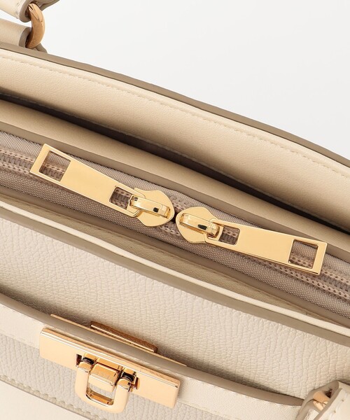 ANY SIS（エニィスィス）の「レディーユースブガッティ バッグ（ショルダーバッグ・レディース・ブラック系/ベージュ系/アイボリー系・2）」の9枚目の写真