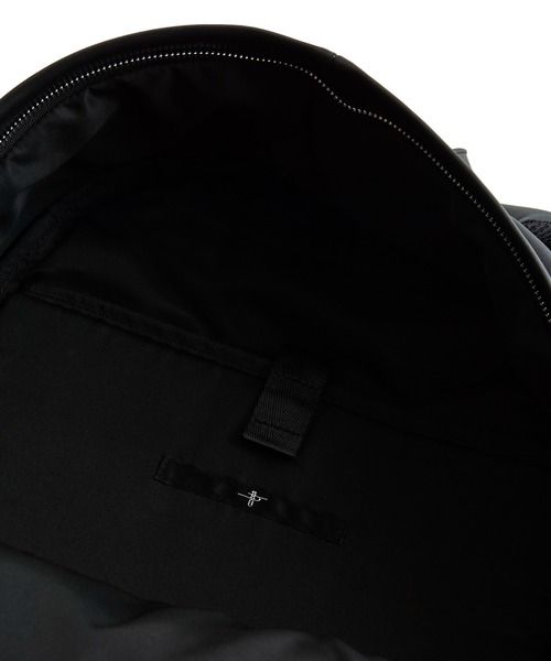 NO ID.（ノーアイディ）の「カウレザーバッグパック（バックパック/リュック・メンズ・ブラック・ONE SIZE）」の8枚目の写真