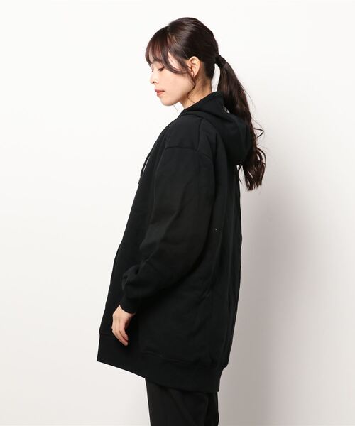 KOBE LETTUCE(コウベレタス)の「裏ボアジップアップビッグパーカー(パーカー・レディース・ブラック/グレー・FREE)」の3枚目の写真