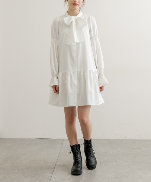 OLIVE des OLIVE（オリーブデオリーブ）の「ボウタイチュニックワンピ（ワンピース・レディース・ベージュ/オフホワイト/ワンウォッシュ・FREE）」の4枚目の写真