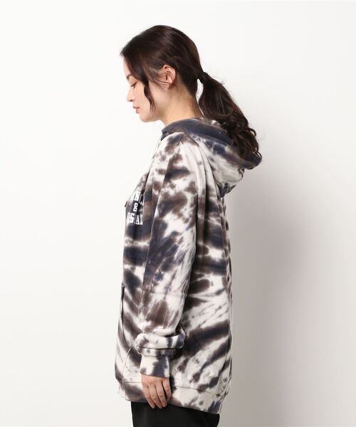 FRANKLIN & MARSHALL（フランクリンマーシャル）の「/FRANKLIN＆MARSHALL/TIEDYE PK - プリントパーカー（パーカー・レディース・レインボー/ネイビー・MEDIUM/X-LARGE/LARGE）」の3枚目の写真