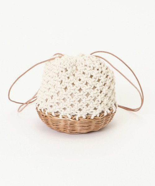 LBC（エルビーシー）の「Carmelina カメルリーナ 柳マクラメ巾着バッグ（ハンドバッグ・レディース・オフホワイト・FREE）」の4枚目の写真
