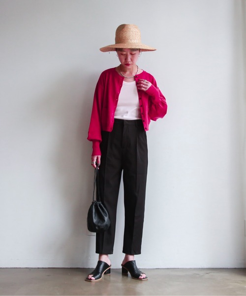 feepur（フェピュール）の「テーパードカラータックパンツ（スラックス・レディース・ブラック/パープル/グレー/ピンク/イエロー/アイボリー・SMALL/MEDIUM）」の22枚目の写真