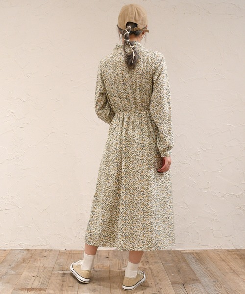 sango（sango）の「デシン小花柄プリントパイピング開襟ワンピース（ワンピース・レディース・ベージュ/グリーン/ブラック・FREE）」の10枚目の写真