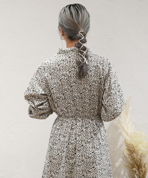 sango（sango）の「デシン小花柄プリントパイピング開襟ワンピース（ワンピース・レディース・ベージュ/グリーン/ブラック・FREE）」の13枚目の写真