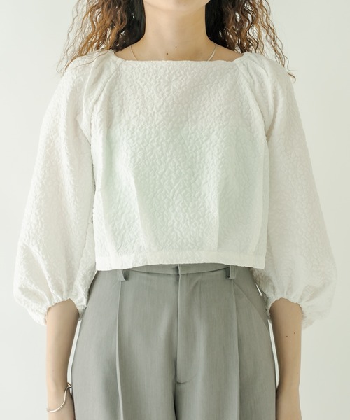 mystic（ミスティック）の「エンボスパフブラウス（シャツ/ブラウス・レディース・ブラック/オフホワイト/オリーブ・FREE）」の14枚目の写真