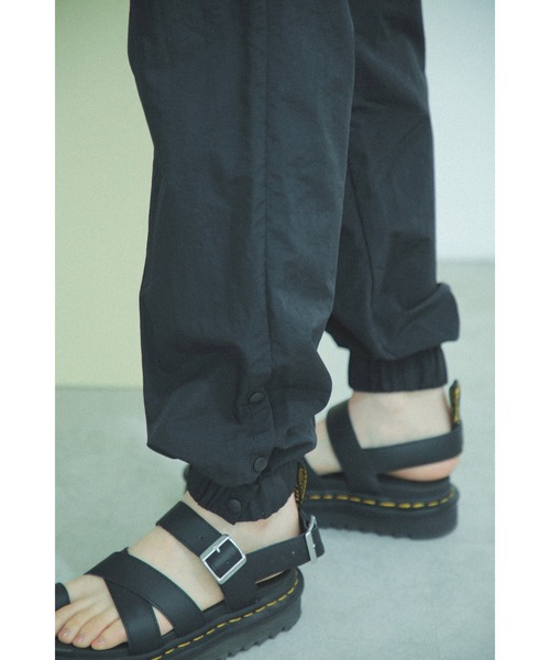 CREOLME（クレオルム）の「(CREOLME)ナイロントラックパンツ（その他パンツ・レディース・ホワイト系その他/ブラック・MEDIUM/SMALL）」の12枚目の写真