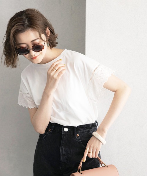 GeeRA(ジーラ)の「綿100%袖レースプルオーバー(Tシャツ/カットソー・レディース・ブラック/オフホワイト・LARGE/MEDIUM/X-LARGE)」の1枚目の写真