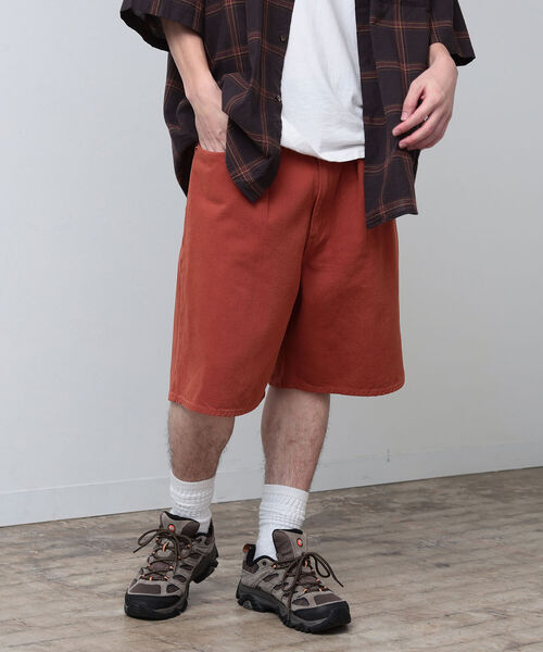 BEAMS（ビームス）の「BEAMS / 1プリーツ ワイドシルエット カラーショーツ（その他パンツ・メンズ・オリーブ/レッド系その他6・X-LARGE/MEDIUM/LARGE/SMALL）」の5枚目の写真