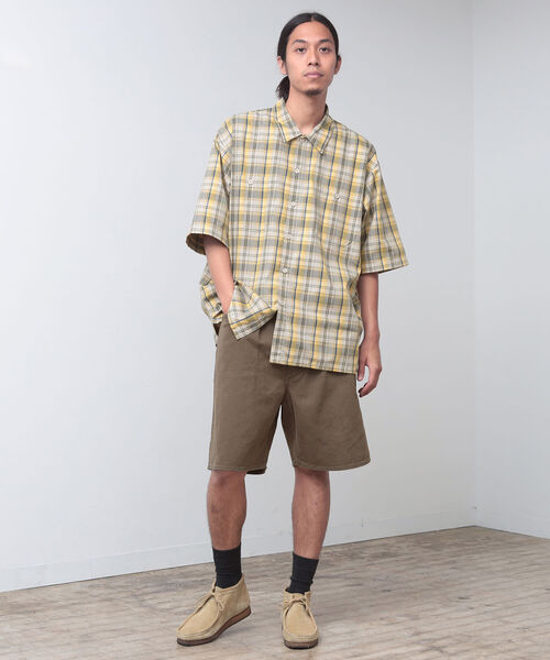 BEAMS（ビームス）の「BEAMS / 1プリーツ ワイドシルエット カラーショーツ（その他パンツ・メンズ・オリーブ/レッド系その他6・X-LARGE/MEDIUM/LARGE/SMALL）」の7枚目の写真