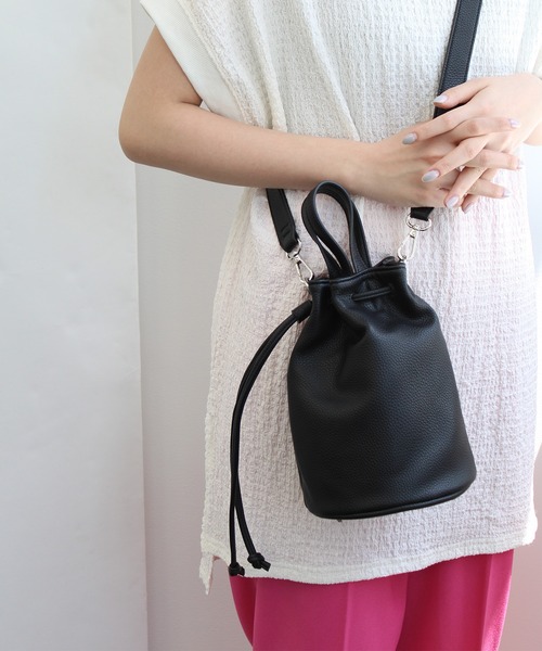 GeeRA（ジーラ）の「巾着ミニ2WAYバッグ（ハンドバッグ・レディース・ブラック/オレンジ/アイボリー/サンドグレー・FREE）」の3枚目の写真