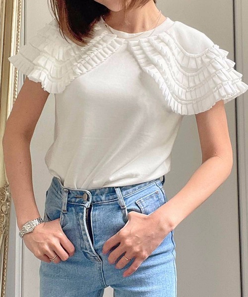 M y u(ミュー)の「BIGタックフリルカラー Tシャツ(Tシャツ/カットソー・レディース・ホワイト/ホワイト系1/ブラック系1/ブラック・FREE)」の1枚目の写真