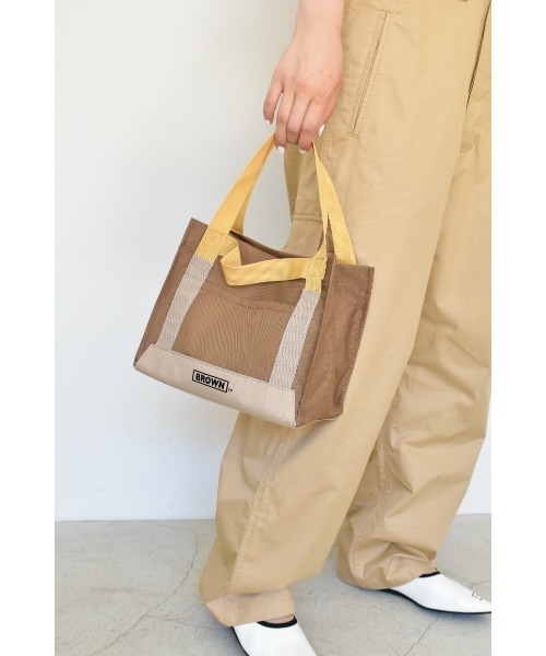 THEATRE PRODUCTS（シアタープロダクツ）の「リサイクルボトルスクエアトートバッグ-S-（ショルダーバッグ・レディース・ブラウン/ベージュ/カーキ・FREE）」の13枚目の写真