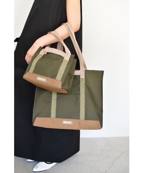 THEATRE PRODUCTS（シアタープロダクツ）の「リサイクルボトルスクエアトートバッグ-S-（ショルダーバッグ・レディース・ブラウン/ベージュ/カーキ・FREE）」の4枚目の写真