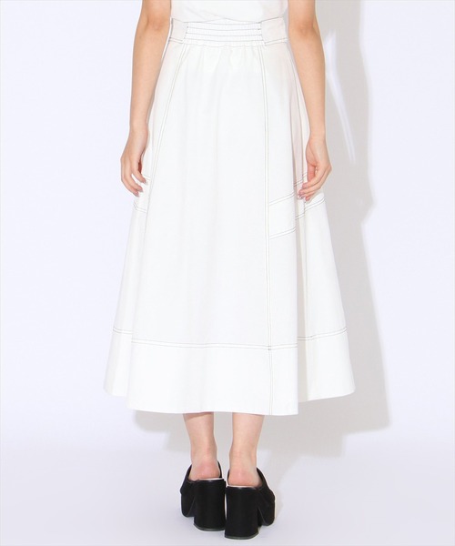 REDYAZEL(レディアゼル)の「ハイウエストサイドボタンフレアスカート(スカート・レディース・ブルー/オフホワイト/ベージュ/ネイビー・SMALL/MEDIUM)」の7枚目の写真