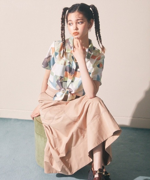 REDYAZEL(レディアゼル)の「ハイウエストサイドボタンフレアスカート(スカート・レディース・ブルー/オフホワイト/ベージュ/ネイビー・SMALL/MEDIUM)」の12枚目の写真