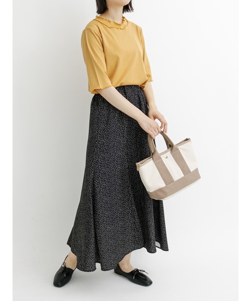 Samansa Mos2 blue(サマンサモスモスブルー)の「リブハイネックTシャツ(Tシャツ/カットソー・レディース・ブラウン/オフホワイト/マスタード/ライトベージュ/チャコール・MEDIUM/LARGE)」の16枚目の写真