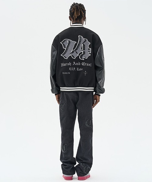 10128NIKE コービー・ブライアント スタジャン